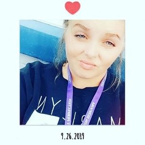 Meet your Posher, Emily